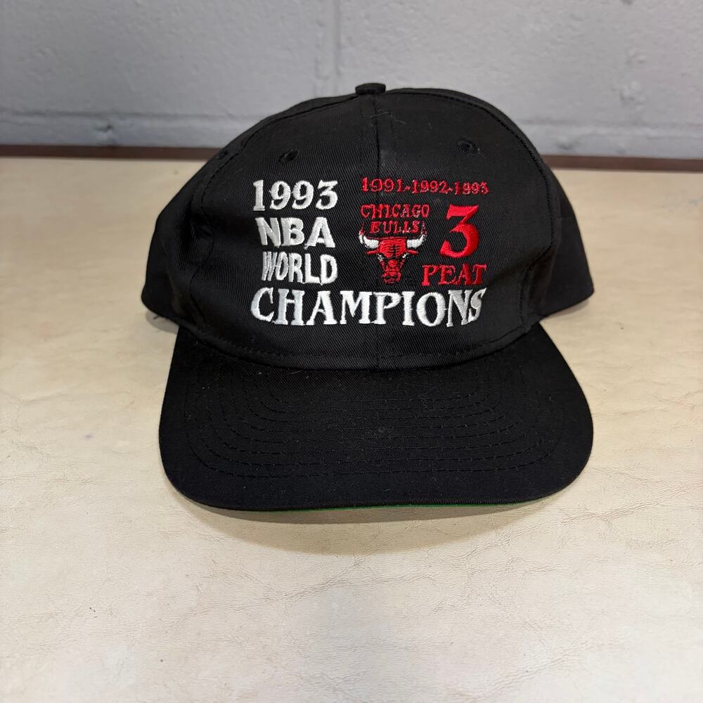 Vintage Chicago Bulls Hat 1990s Snapback NBA World Champions 3 Peat 1993 Black